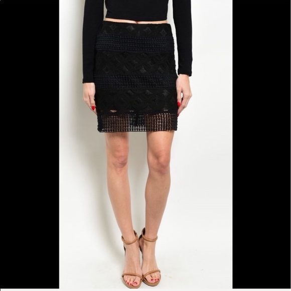 🌺🌺Black Eyelet Skirt🌺🌺 - Picture 1 of 4